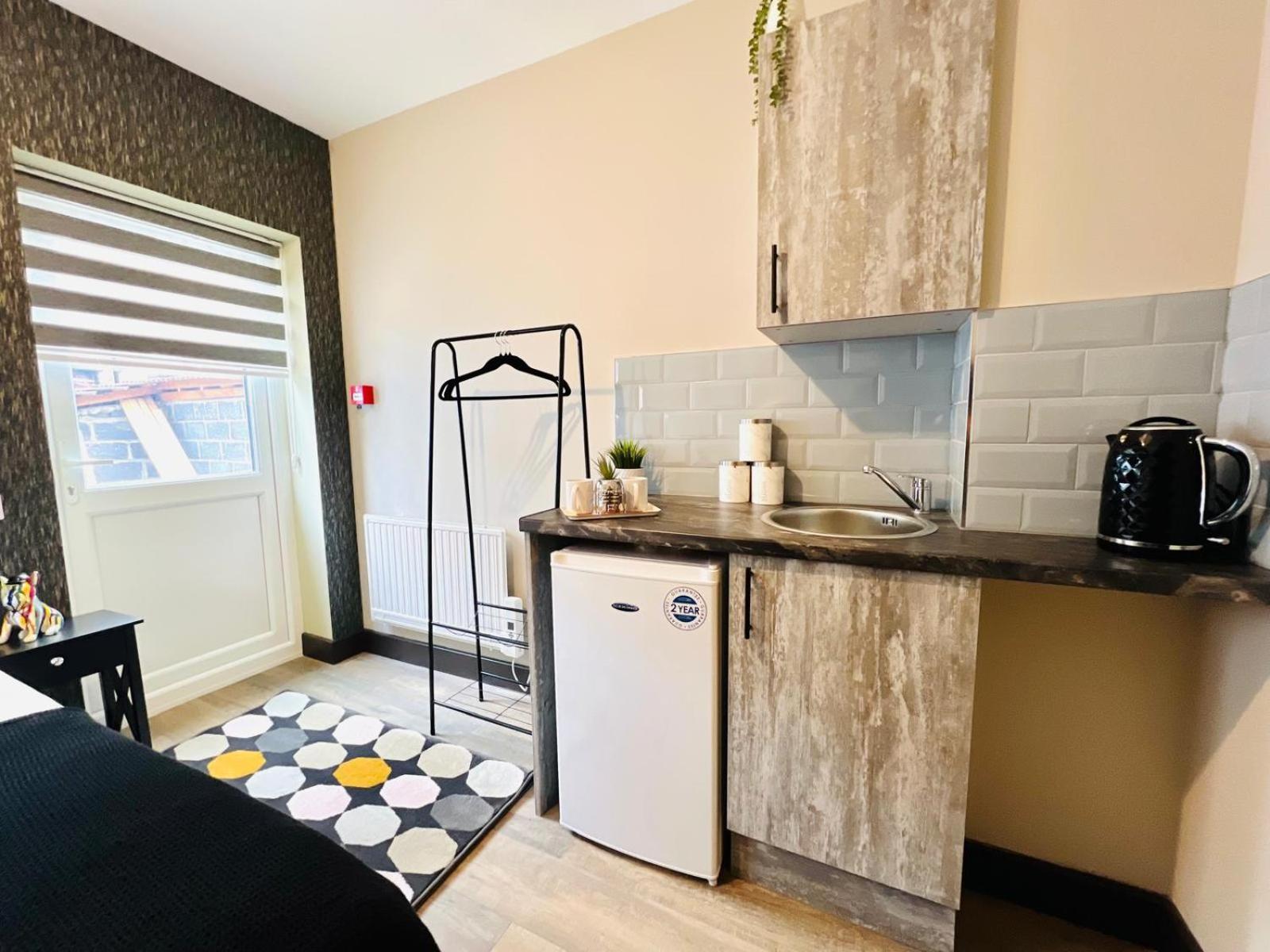 Caledonian House - Vibrant Vibe Apartment *