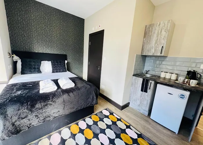 Caledonian House - Vibrant City Vibe Suites